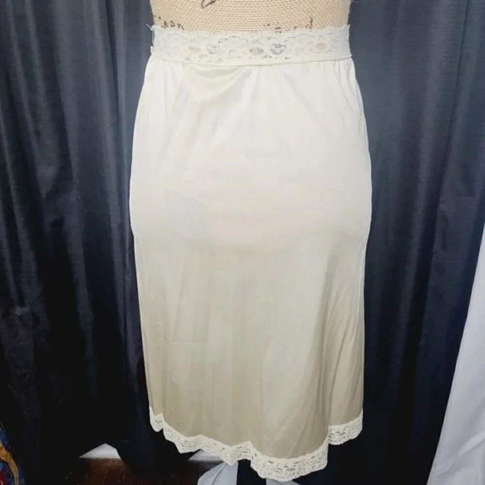 Vintage  Ivory Lace Applique Half Skirt Slip